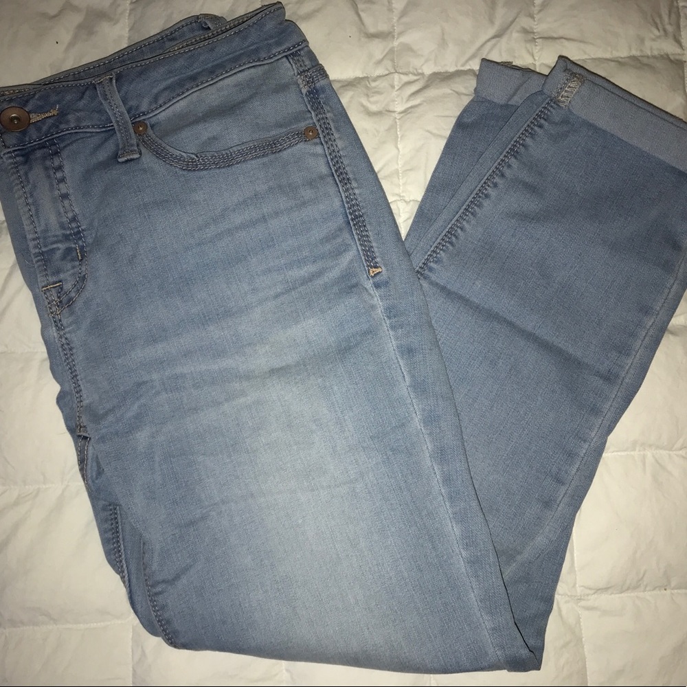 Stylus Capri/ankle light wash jeans
